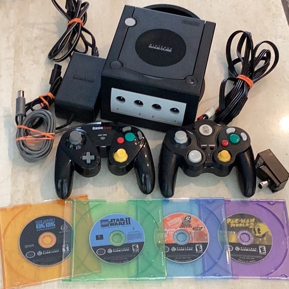 Nintendo GameCube Console & 4 Games Black Wireless Controller Ready To Play - Picture 2 of 16